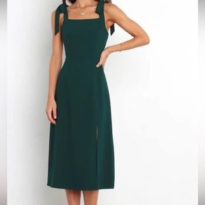 Petal and Pup Laurel Dress. Emerald. US 0. Tags on, never worn.